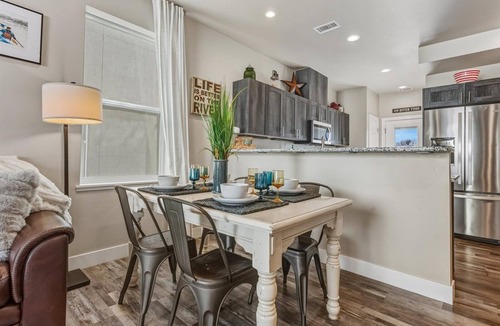 Salida House | Downtown Salida 3BR Sleeps 8 Walk/Bike