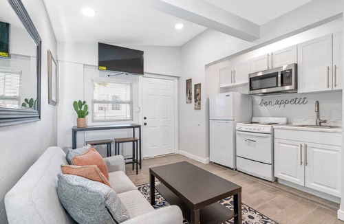 Oakford Park Condo | Downtown Vibes – Stylish Studio, Perfect Location