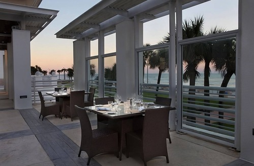 Brush - Stewarts Apartment | Dream Beach Vacay! Four Units Right on the Beach! 2 Pools, Spa & Parking!