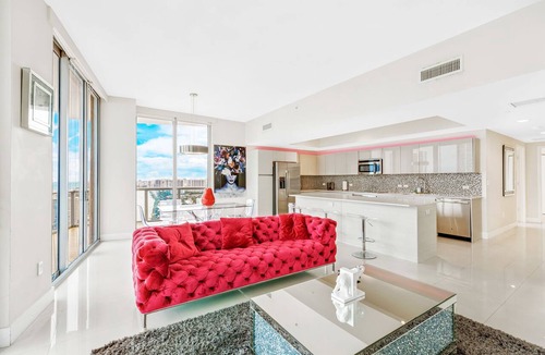 Hallandale Beach Condo | ★DREAM-SKY MANSION. 3DBR/3BA LUXURY PENTHOUSE. 33RD FLOOR - 25 min to FIFA!