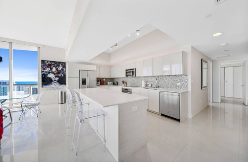 Hallandale Beach Condo | ★DREAM-SKY MANSION. 3DBR/3BA LUXURY PENTHOUSE. 33RD FLOOR - 25 min to FIFA!