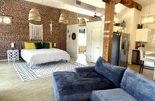 River Market Apartment | Dreamy 1BR Loft w/ King Bed in the Rivermarket