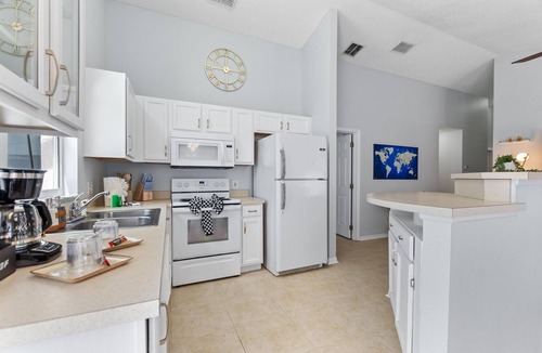 Haines City House | Dreamy 3BR,Pool, Golf, Disney, Universal, Legoland