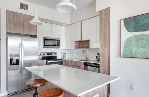Miramar Apartment | Dreamy Miramar 2BR w/ Gym, Pool & W/D, nr WF, by Blueground