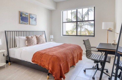 Miramar Apartment | Dreamy Miramar 2BR w/ Gym, Pool & W/D, nr WF, by Blueground