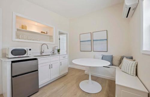 Parsuns To Cocoa Beach Apartment | Driftwood Den