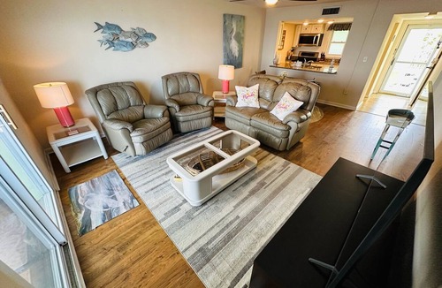 Dunedin Condo | Dunedin Causeway Honeymoon Caladesi Island 1/1 Pool 316