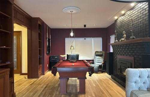 Almont House | DV Yorkers Manor 4BR 3BA 10PPL