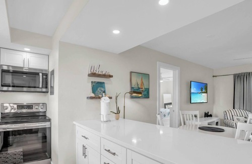 Park Shore Condo | E-234 & F- 237 - Perfect for Group Travel