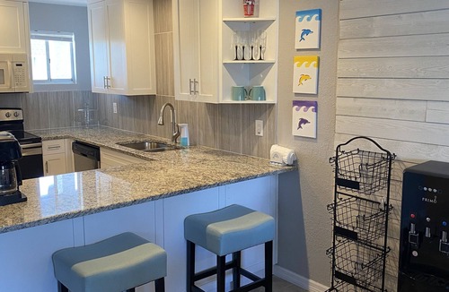 Charlotte Harbor Condo | Easy walk to beach, park, shopping and restaurants
