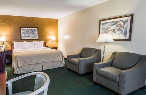 Cocoa Beach Cabin | Econo Lodge Cocoa Beach - near the Port