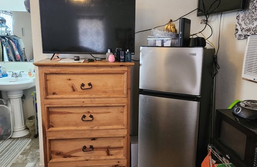 Big Spring Cabin | Efficient 1 bed/1 bath cabin in the Permian Basin