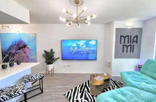 Downtown Miami Apartment | Electric Luxury Downtown Bayfront Brickell