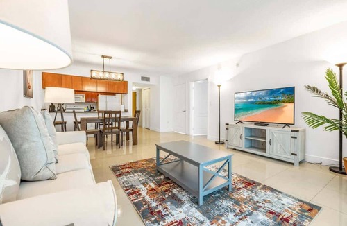 Brickell Condo | Elegant 1 bdr on Brickell Bay Pool & free Parking