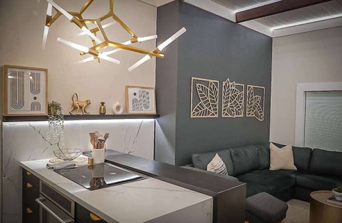 Victoria Park House | Elegant & Chic Condo Prime Location Run by Owners