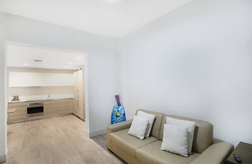 Hollywood Condo | Elegant Condo w/Den and Partial Ocean View-CS20