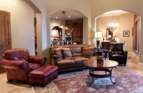 Pipe Creek House | Elegant Texas Hill Country Cottage in Pipe Creek for Family Vacations in Texas