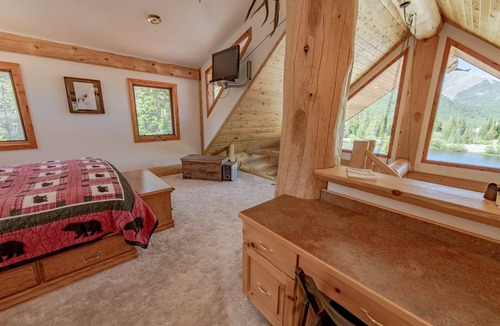 Monarch Cabin | Elk Creek Lodge- Beautiful Rocky Mountain Getaway!