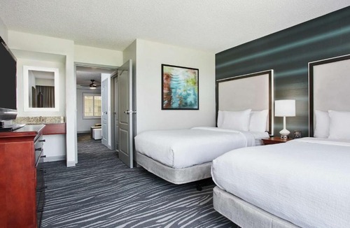 Airport North Hotel | Embassy Suites by Hilton Orlando Airport