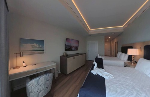 Destin Hotel | Emerald Grande Newest Addition- Harbor Suites