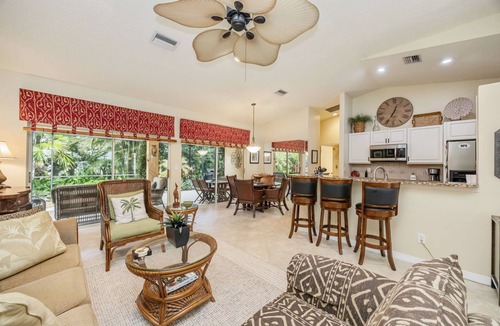North Naples House | Emerald Lakes Naples FL: Single-Family Home Near Beaches, Dining & Shopping