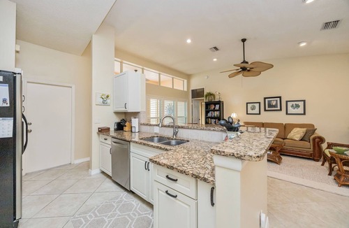North Naples House | Emerald Lakes Naples FL: Single-Family Home Near Beaches, Dining & Shopping