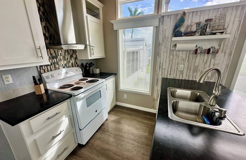 Nettles Island House | Enjoy paradise in this amazing 1 bedroom 1 bath beach bungalow.