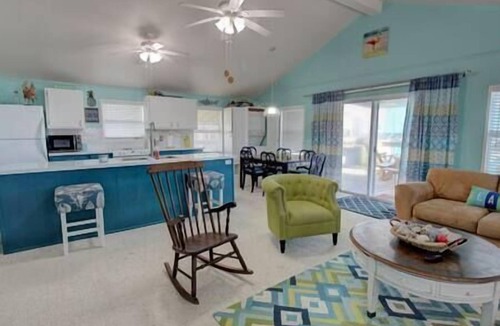 San Luis House | Enjoy your short walk to the Beach