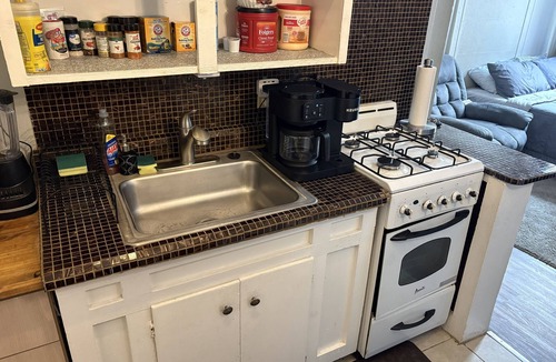 Sanford Apartment | Enjoyable Studio Near Orlando w/Kitchen + Free Parking in charming Sanford