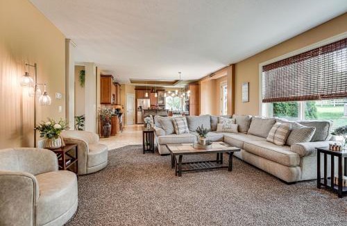 Turners House | Entertainment Hub! Massive Springfield Area Home