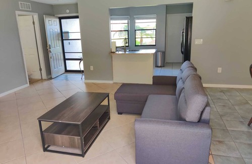 Spring Hill House | Entire 3bd w/large screened POOL - 6 min from Weeki Wachee
