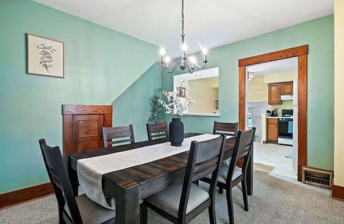 Bedford House | Entire Duplex - Historic District - Sleeps 12