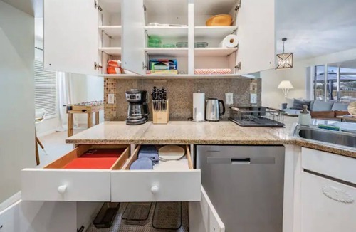Boyette Springs House | Entire home, Heated Pool, Lake view and Gazebo!