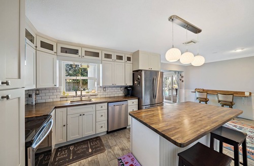 Hobe Sound House | Entire Home ~ Pool ~ 1 Mile From Beach