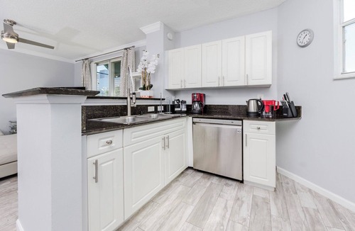 Downtown West Palm Beach Apartment | Entire rental unit. Beautiful One-Bedroom Rental Apartment, West Palm Beach