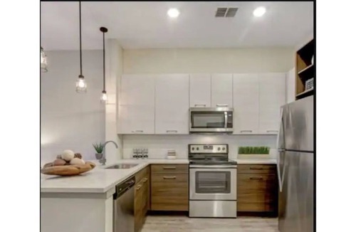 Avondale Apartment | *Entire unit| luxury 1bd/1bth apt *free wifi*