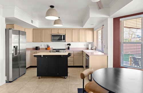 Copperwood House | Epic Family Getaway | Speakeasy, Pool, Basketball