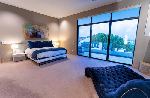 Paradise Valley Village House | Epic Group House Heated Pool/Hot Tub/Putting Green