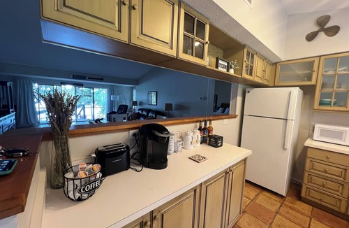 Eustis House | Equestrian Lakefront Cottage