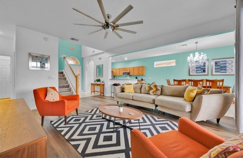 Calabay Parc House | Escape @ Calabay Parc & Gameroom