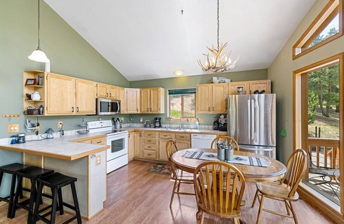 Bailey Cabin | Escape to the Rockies! 3BR Cabin with Outdoor Space, Espresso Machine & Games!