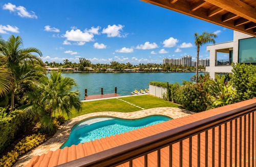 North Bay Village House | Española Bayfront Villa – North Bay Village Luxury