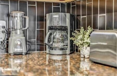 Peoplestown House | Eva's Compound | 3-Unit Estate | Near Mercedes-Benz Stadium