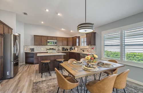 Dunedin Villa | Everything! 3/2, FREE golf & 4-seat cart, RESIDENT passes, pets.