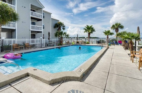Fort Walton Beach Condo | Excellent Ft. Walton Beach Location + Pool & Beach Access!