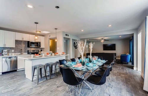 Scottsdale Estates Nine House | Exclusive 4BR Oasis: Heated Pool & Games