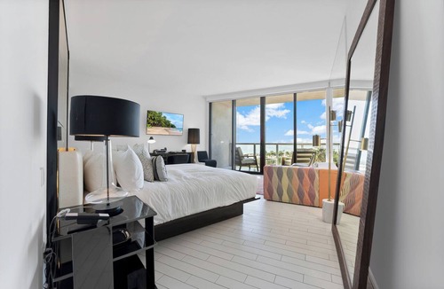 City Center Condo | Exclusive Oceanfront Studio at W Hotel – Indulge in Miami's Luxury