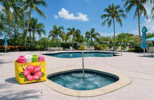 Delray Beach Condo | Executive 3BR Pet‑Friendly Fully Furnished Near I‑95 & Tpke 30‑Night Min