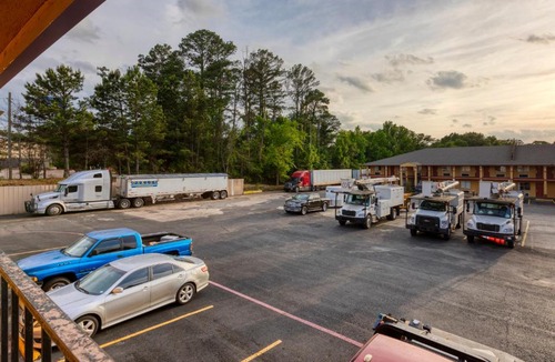 Marshall Hotel | Executive Inn & Suites
