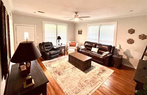 Beaumont House | Executive Living 4BR 2BA in Beaumont